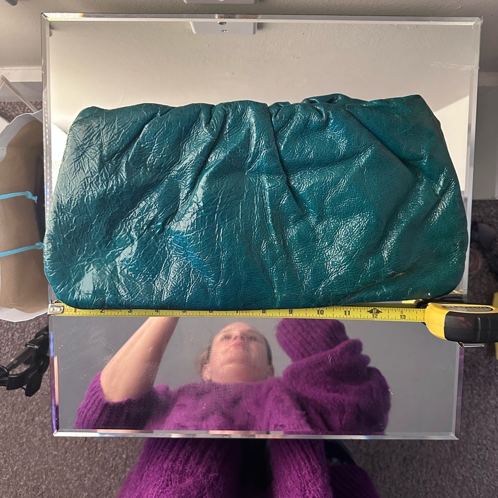 Turquoise Magnet Clutch